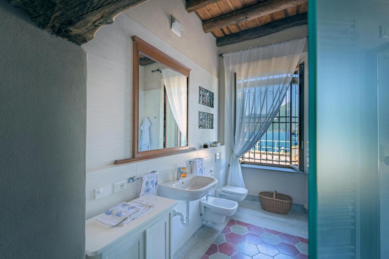 In Riva Al Lago Di Iseo Residenza Loft Marone Buitenkant foto
