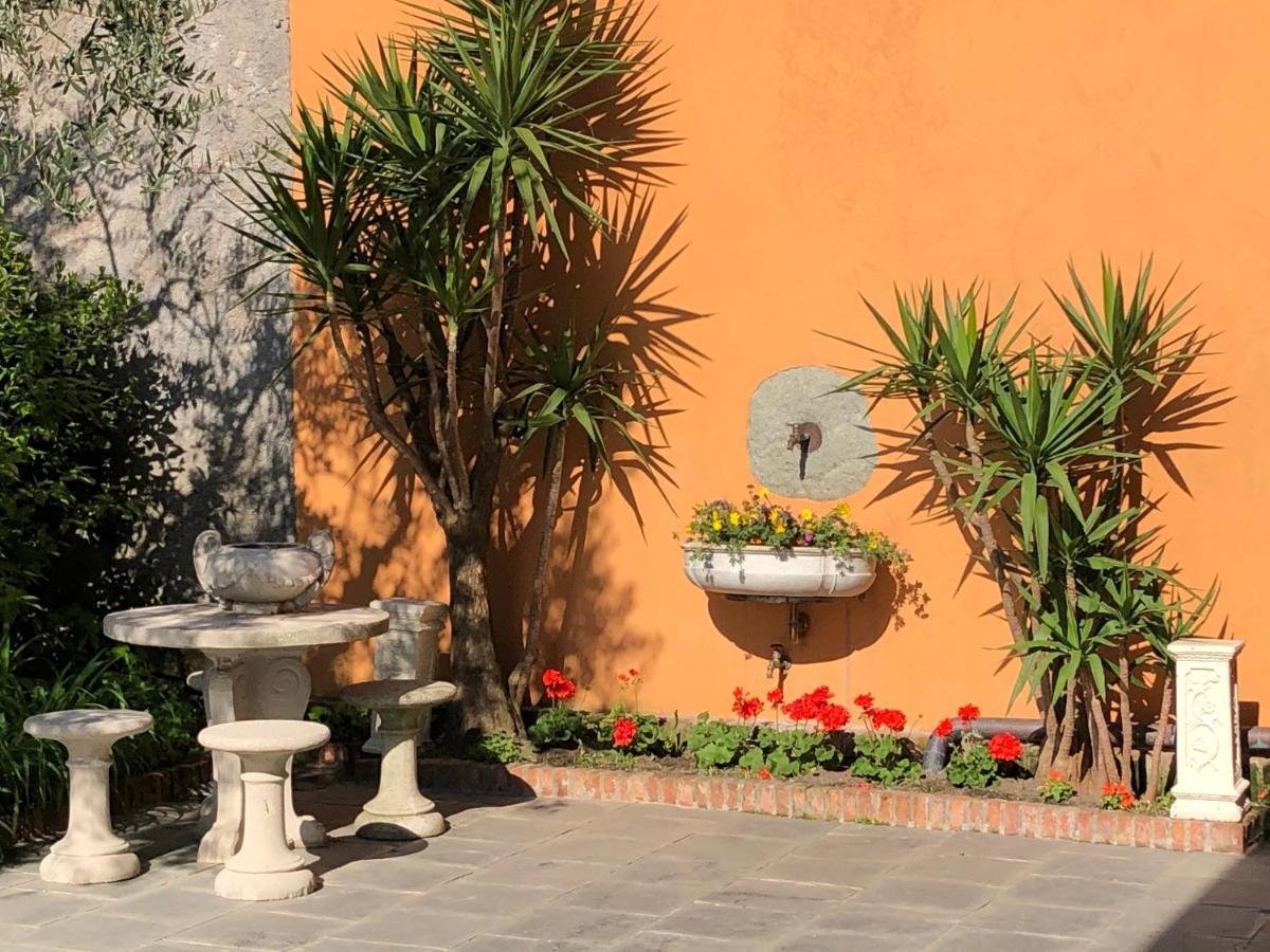 In Riva Al Lago Di Iseo Residenza Loft Marone Buitenkant foto
