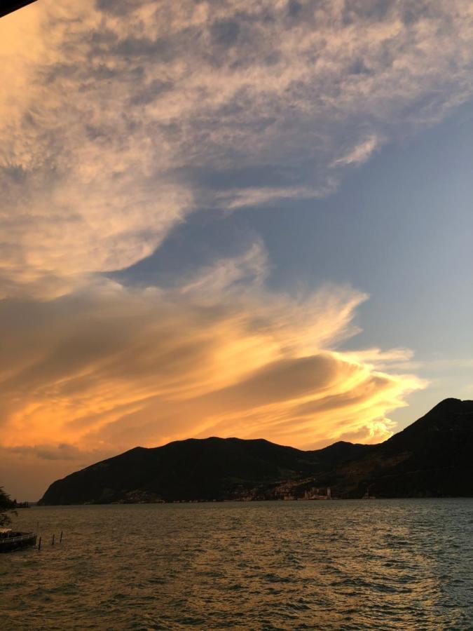 In Riva Al Lago Di Iseo Residenza Loft Marone Buitenkant foto